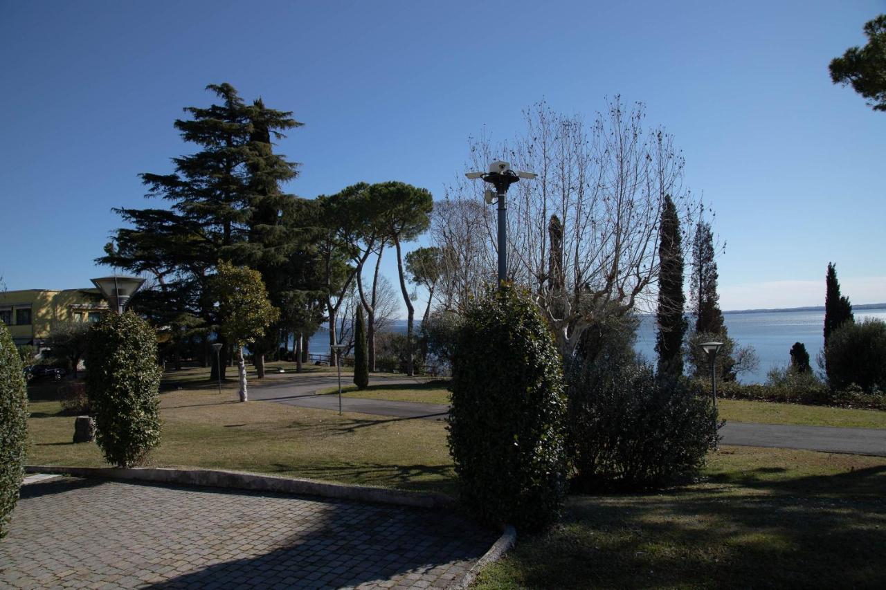 Lato Soleggiato @Gardazzurro Apartment Padenghe sul Garda Exterior foto