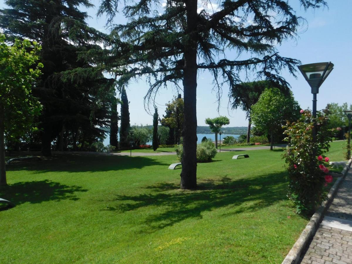 Lato Soleggiato @Gardazzurro Apartment Padenghe sul Garda Exterior foto